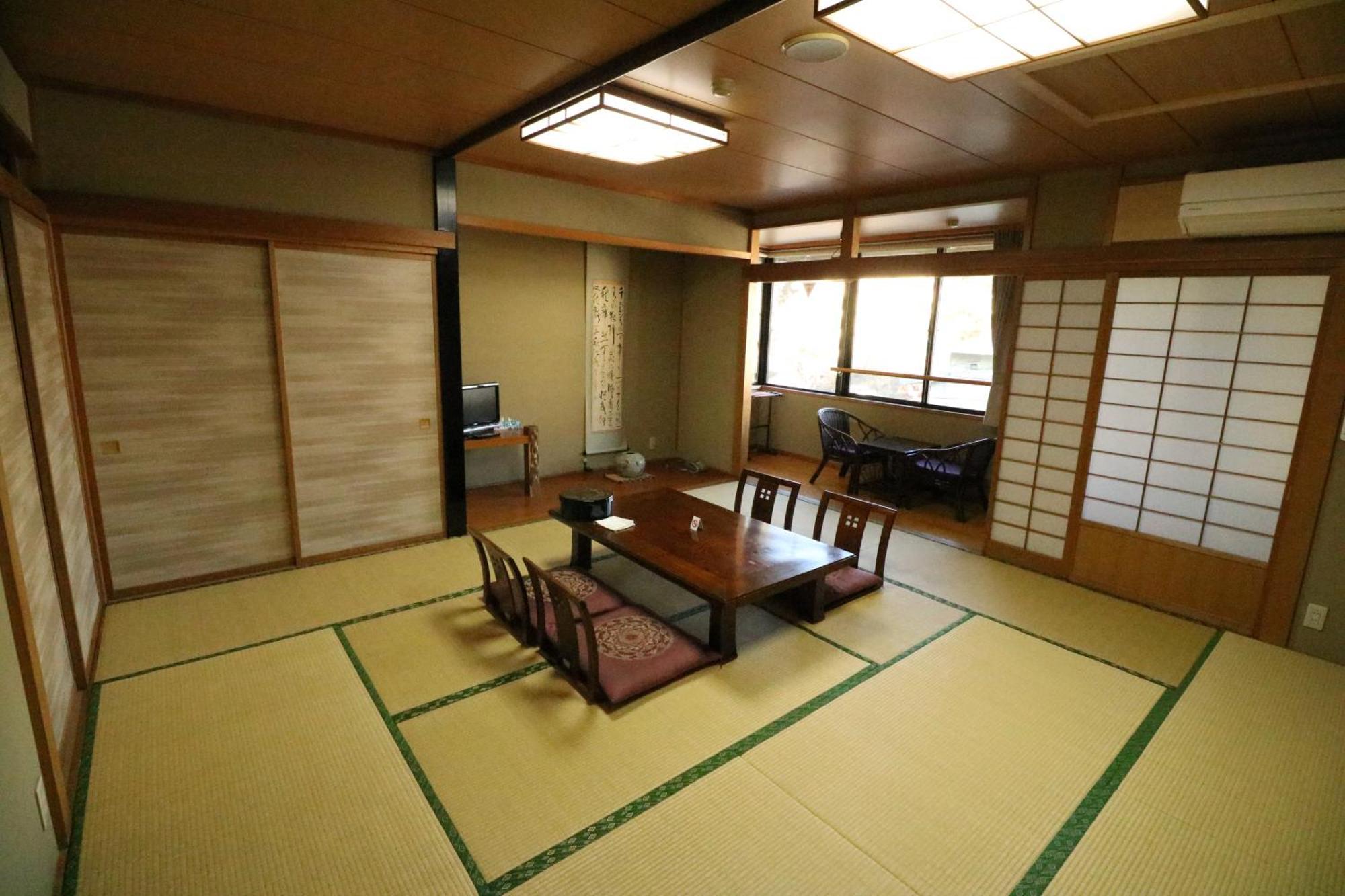 Wakamizusou Hotell Fujikawaguchiko Exteriör bild