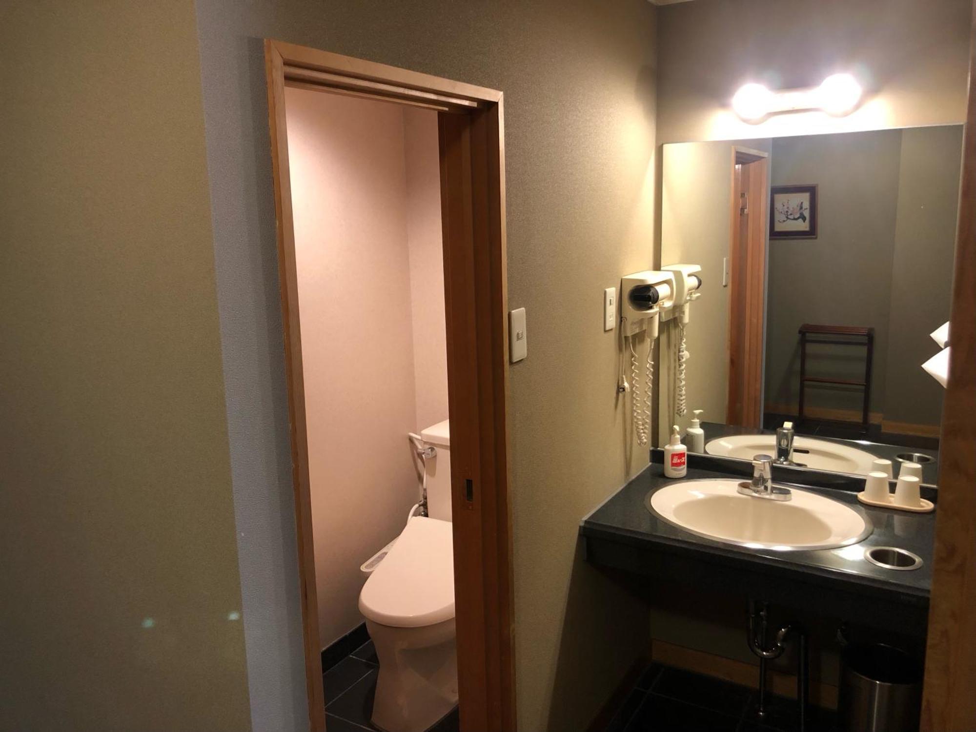 Wakamizusou Hotell Fujikawaguchiko Exteriör bild