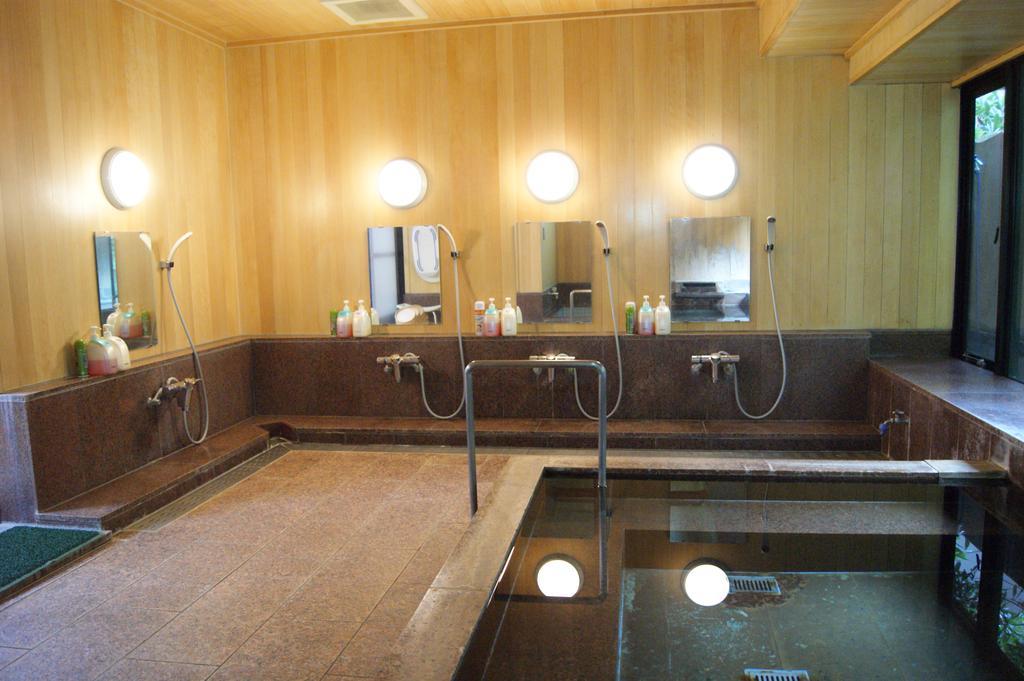 Wakamizusou Hotell Fujikawaguchiko Exteriör bild