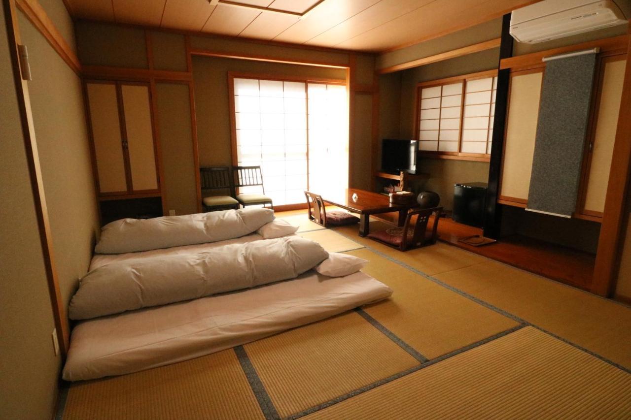 Wakamizusou Hotell Fujikawaguchiko Exteriör bild