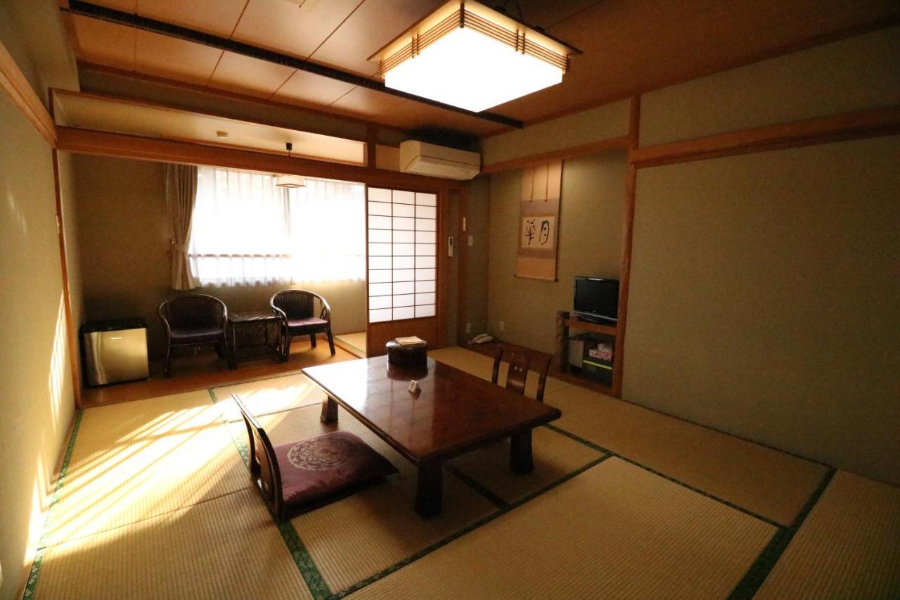 Wakamizusou Hotell Fujikawaguchiko Exteriör bild
