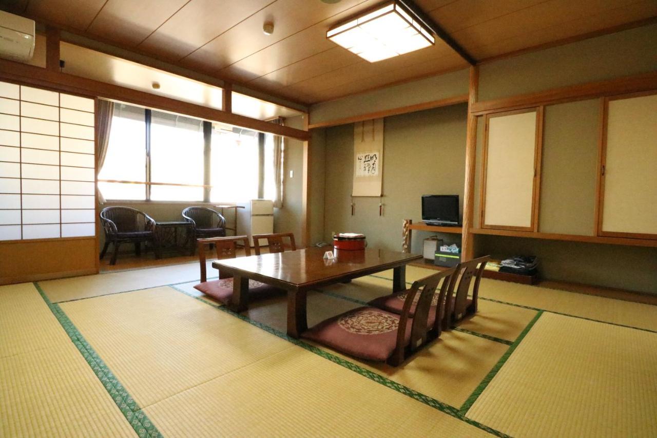Wakamizusou Hotell Fujikawaguchiko Exteriör bild